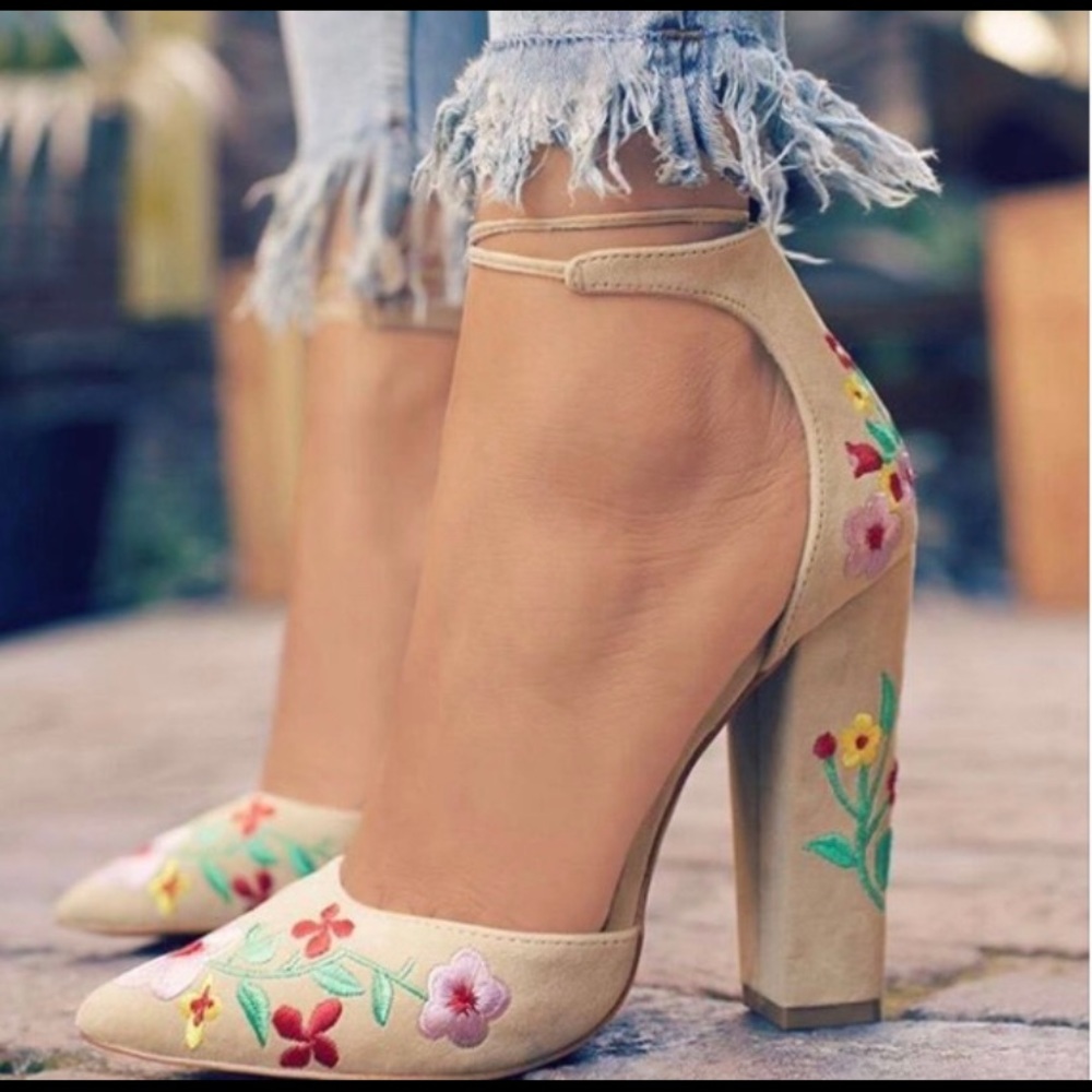 Suede Pumps